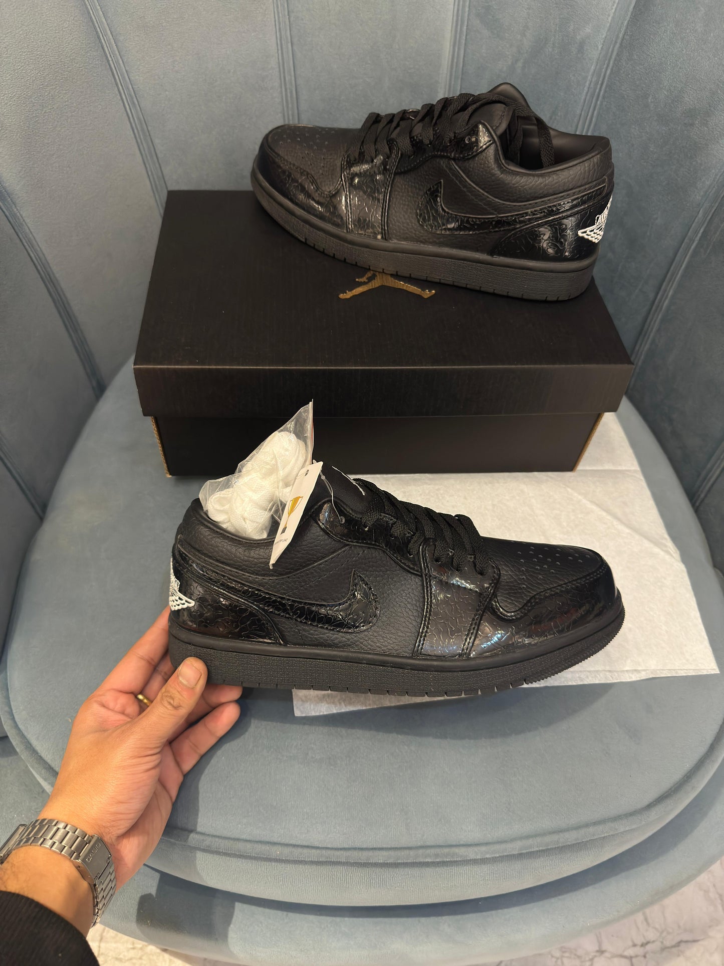 AIR JORDANS RETRO 1 LOW BLACK CROC