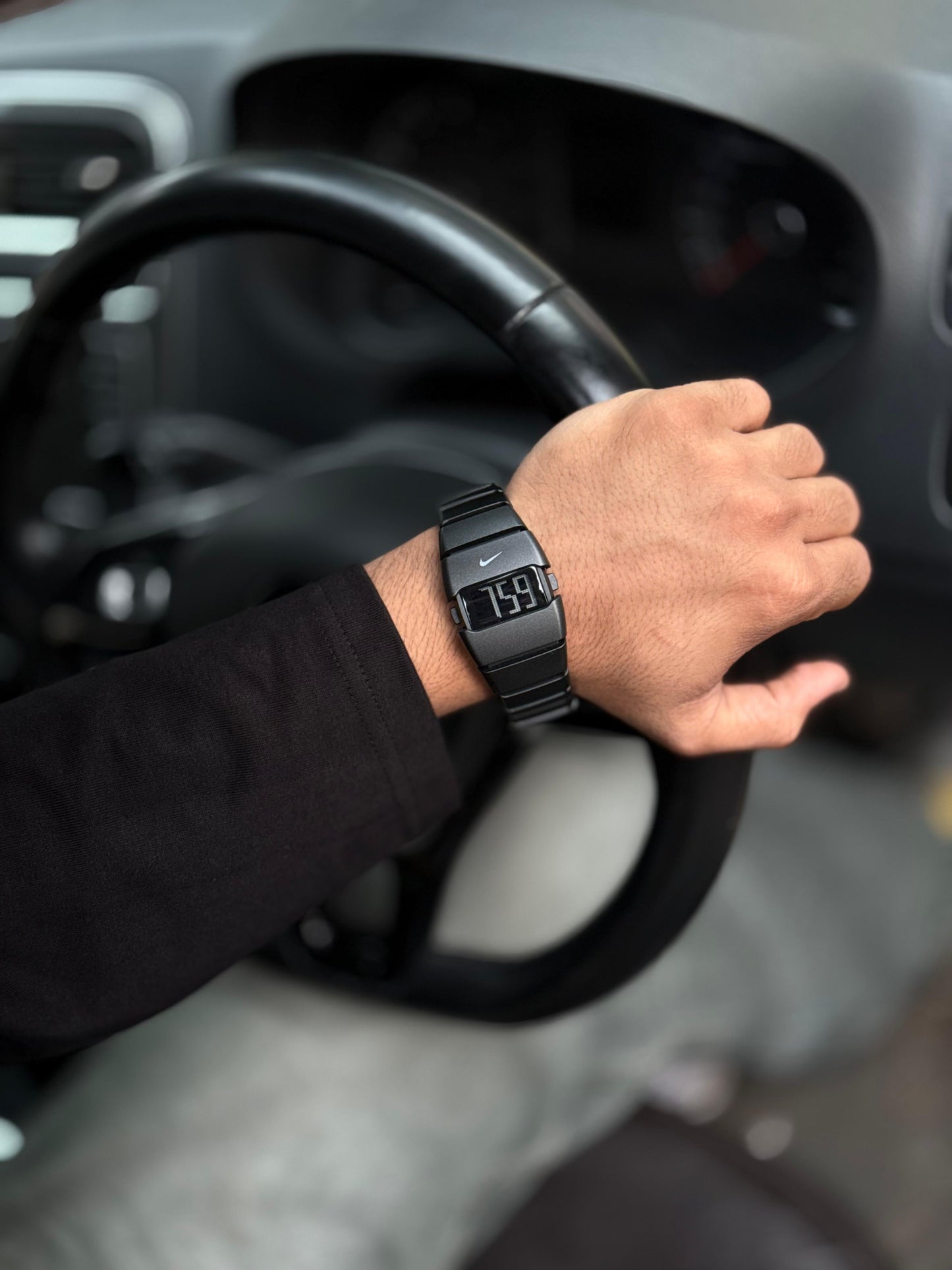 D-LINE DIGITAL WATCH